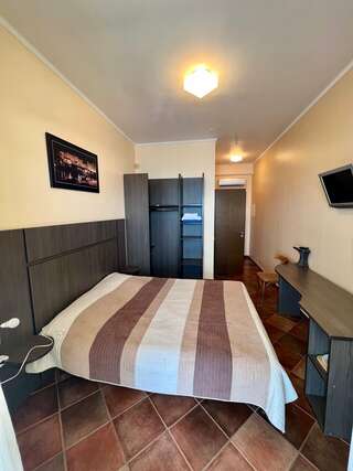 Гостиница Сон у моря Алупка Двухместный номер Делюкс с 1 кроватью и балконом, вид на море-6